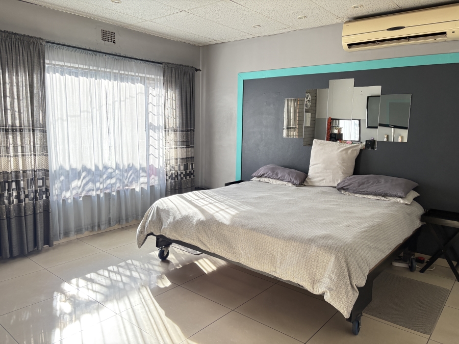 4 Bedroom Property for Sale in Roodepoort West Gauteng