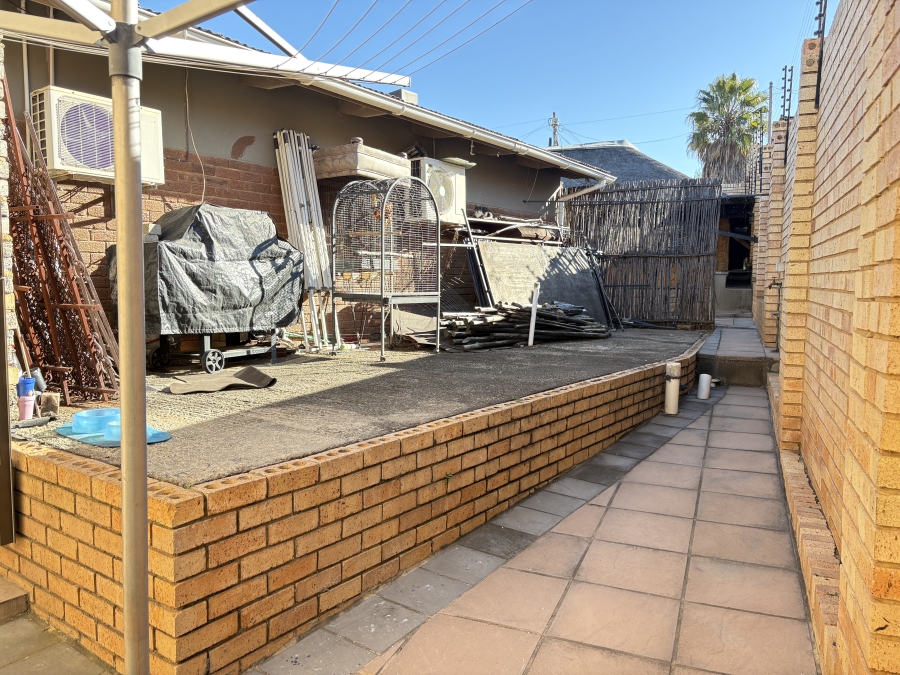 4 Bedroom Property for Sale in Roodepoort West Gauteng