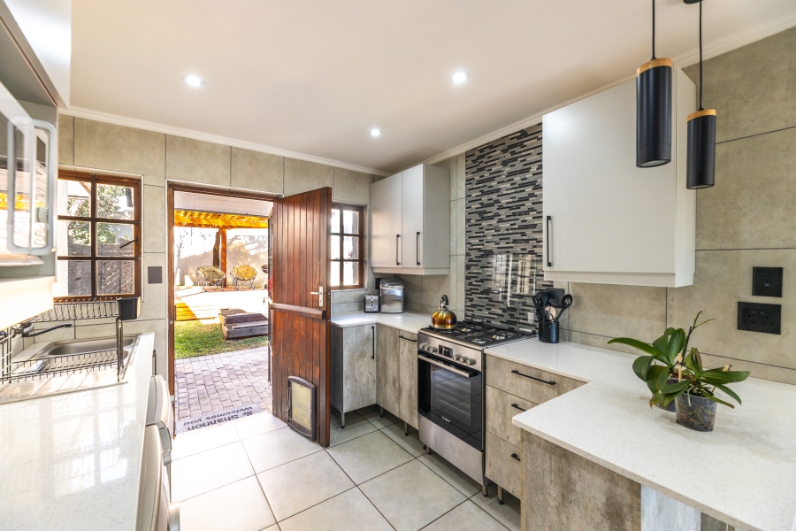 3 Bedroom Property for Sale in Lonehill Gauteng
