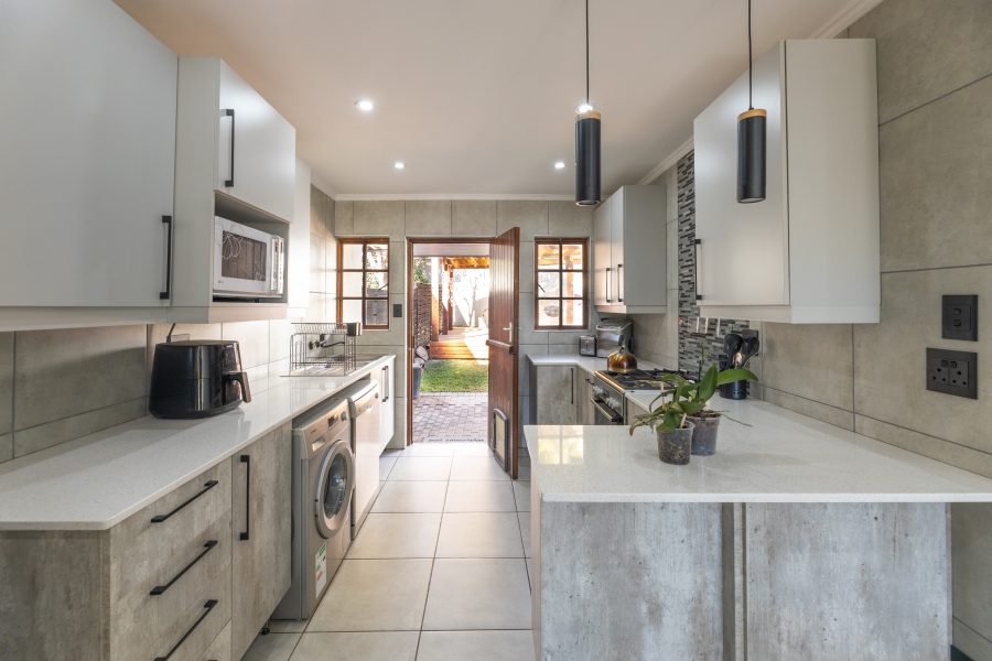 3 Bedroom Property for Sale in Lonehill Gauteng