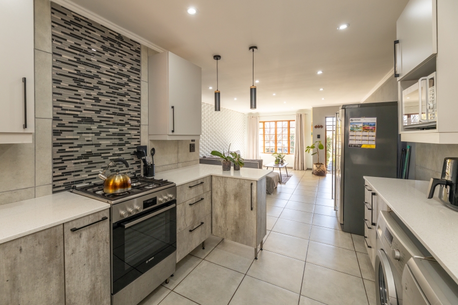 3 Bedroom Property for Sale in Lonehill Gauteng