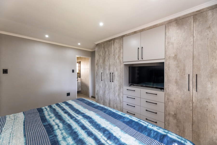 3 Bedroom Property for Sale in Lonehill Gauteng