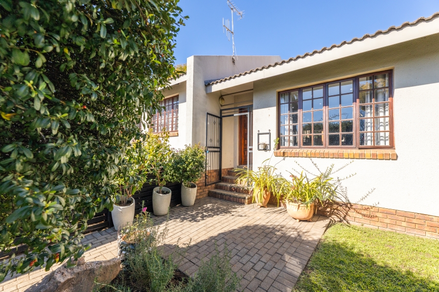 3 Bedroom Property for Sale in Lonehill Gauteng