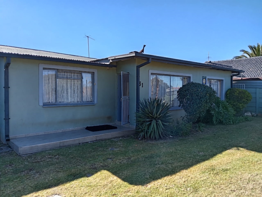 4 Bedroom Property for Sale in Witpoortjie Gauteng