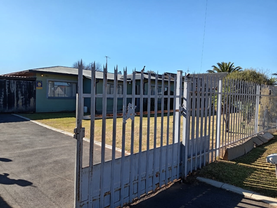 4 Bedroom Property for Sale in Witpoortjie Gauteng
