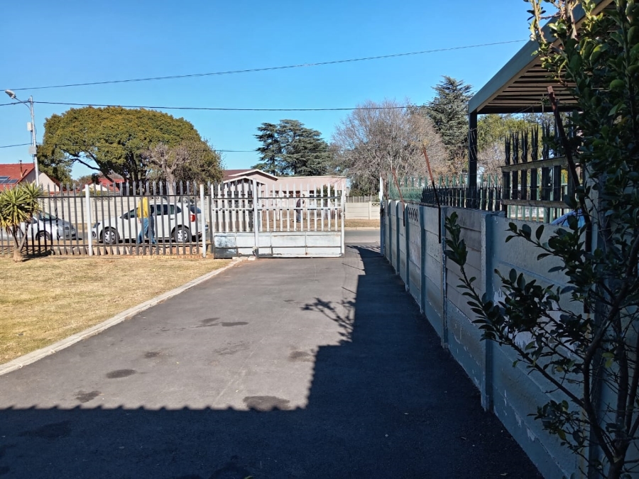 4 Bedroom Property for Sale in Witpoortjie Gauteng