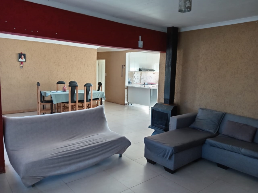 4 Bedroom Property for Sale in Witpoortjie Gauteng
