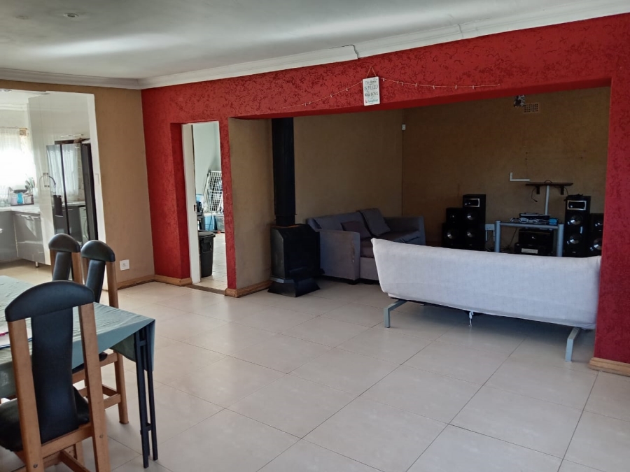 4 Bedroom Property for Sale in Witpoortjie Gauteng