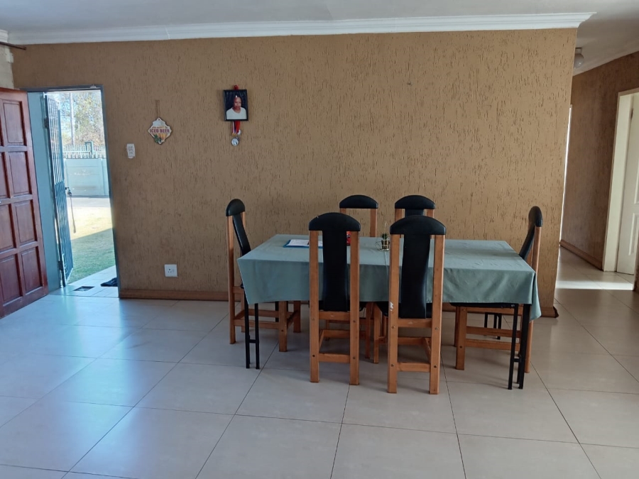 4 Bedroom Property for Sale in Witpoortjie Gauteng