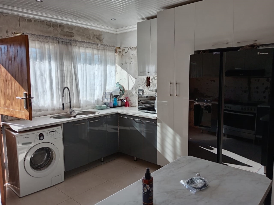 4 Bedroom Property for Sale in Witpoortjie Gauteng