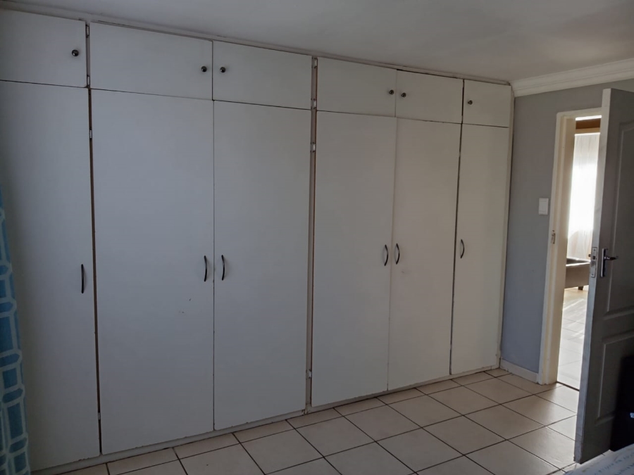 4 Bedroom Property for Sale in Witpoortjie Gauteng