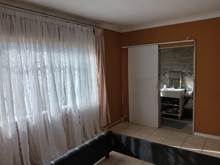 4 Bedroom Property for Sale in Witpoortjie Gauteng