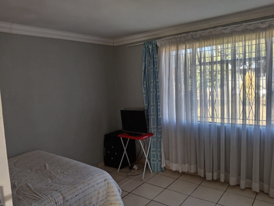 4 Bedroom Property for Sale in Witpoortjie Gauteng