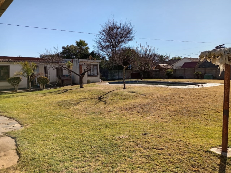 4 Bedroom Property for Sale in Witpoortjie Gauteng