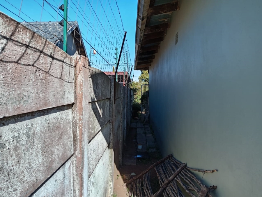 4 Bedroom Property for Sale in Witpoortjie Gauteng