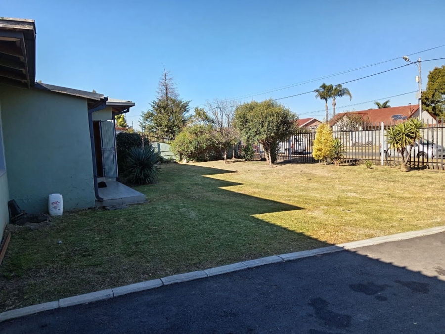 4 Bedroom Property for Sale in Witpoortjie Gauteng