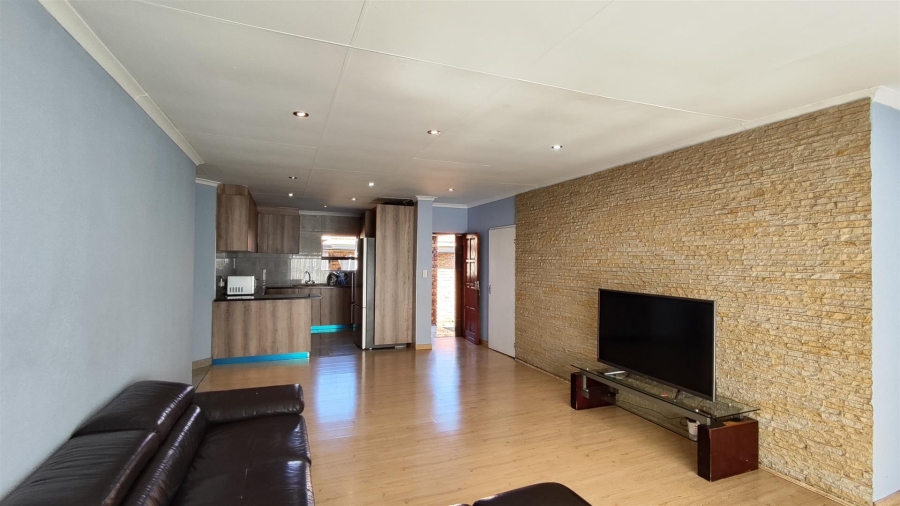 3 Bedroom Property for Sale in Albertsdal Gauteng