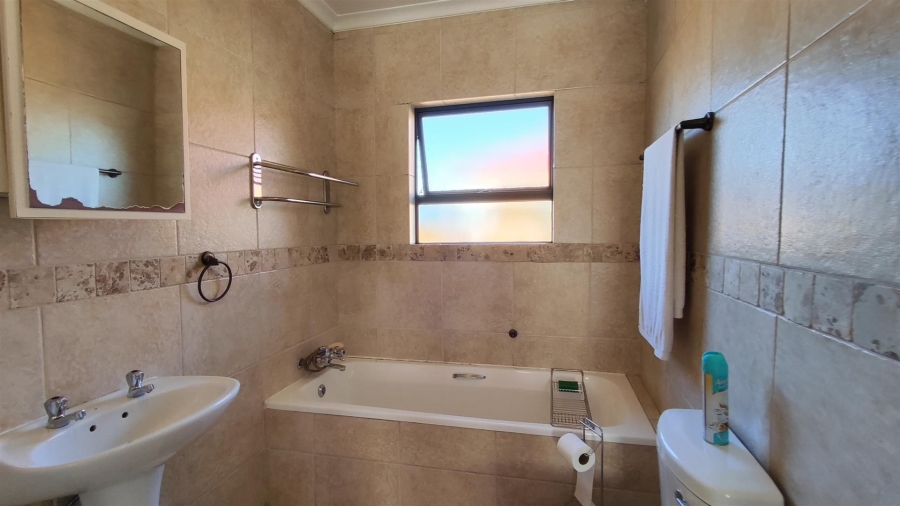 3 Bedroom Property for Sale in Albertsdal Gauteng