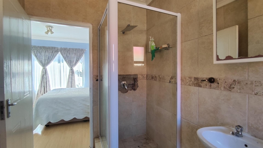 3 Bedroom Property for Sale in Albertsdal Gauteng