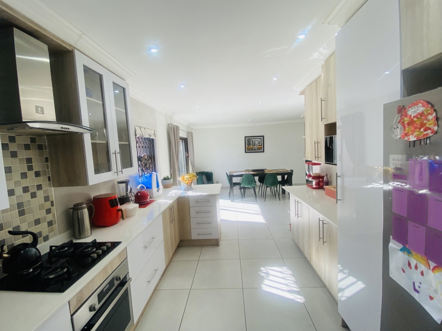 3 Bedroom Property for Sale in New Redruth Gauteng
