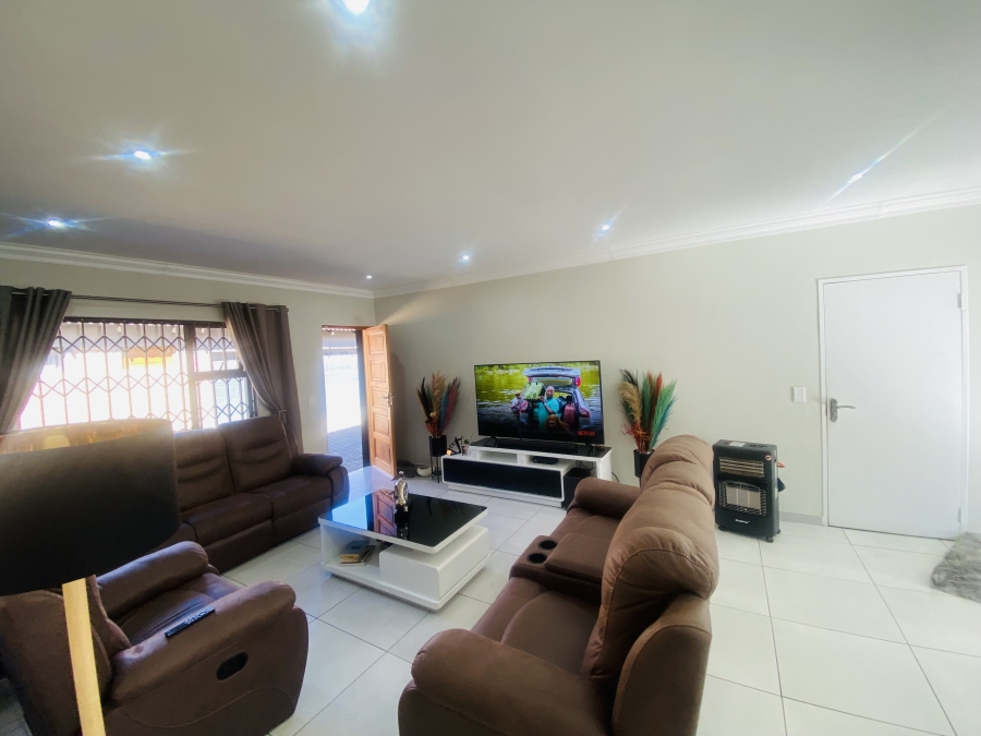 3 Bedroom Property for Sale in New Redruth Gauteng
