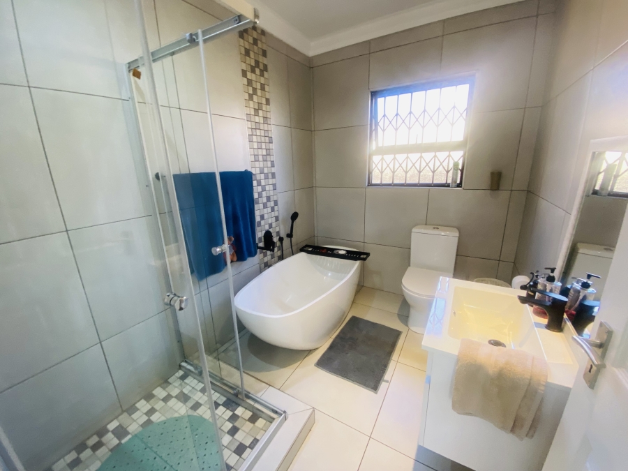 3 Bedroom Property for Sale in New Redruth Gauteng