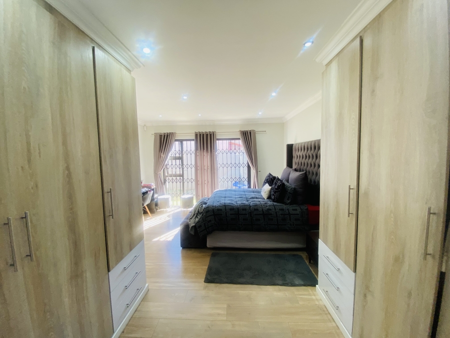 3 Bedroom Property for Sale in New Redruth Gauteng