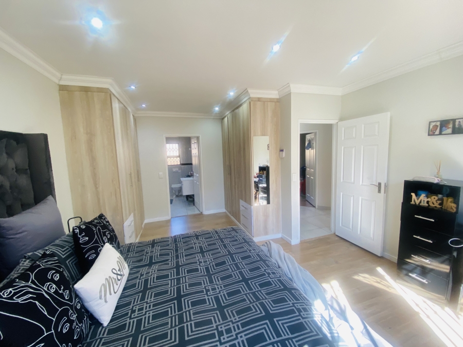 3 Bedroom Property for Sale in New Redruth Gauteng
