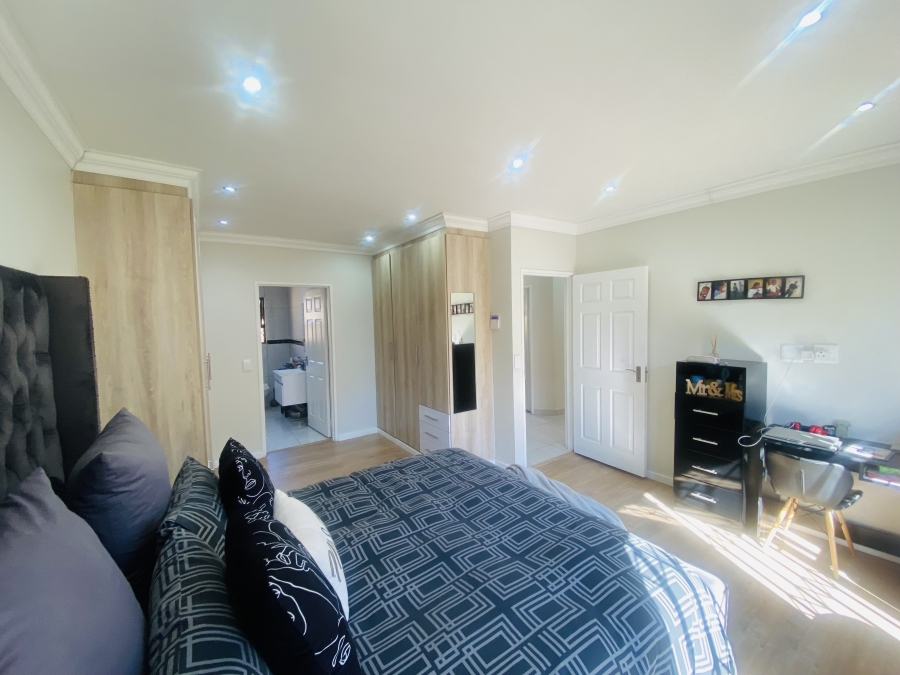 3 Bedroom Property for Sale in New Redruth Gauteng