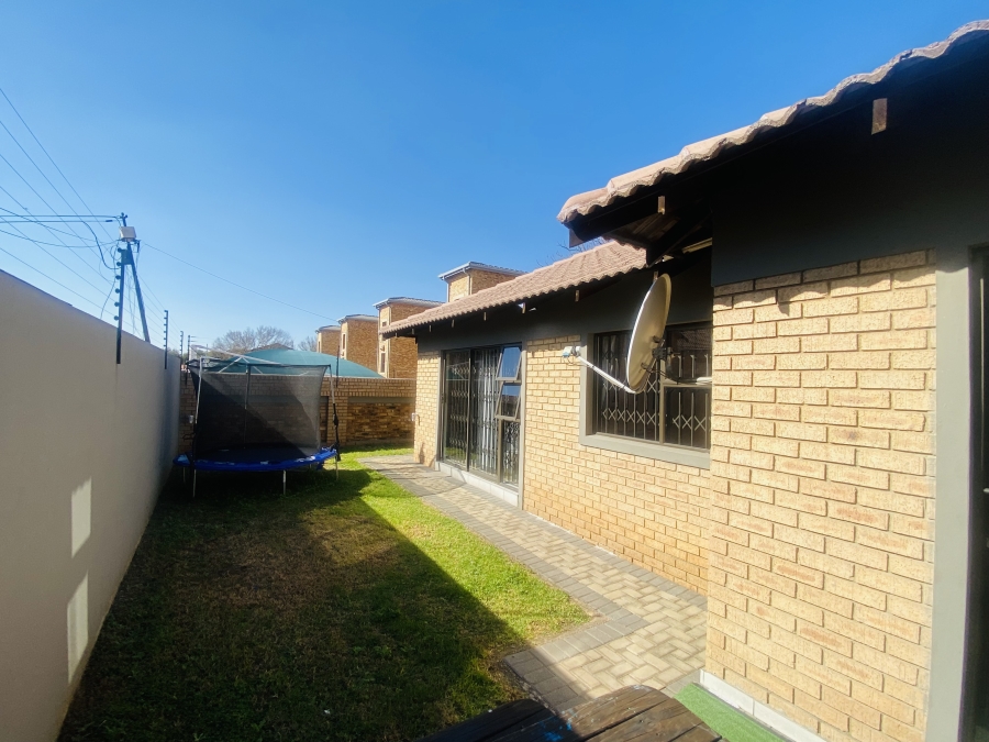 3 Bedroom Property for Sale in New Redruth Gauteng