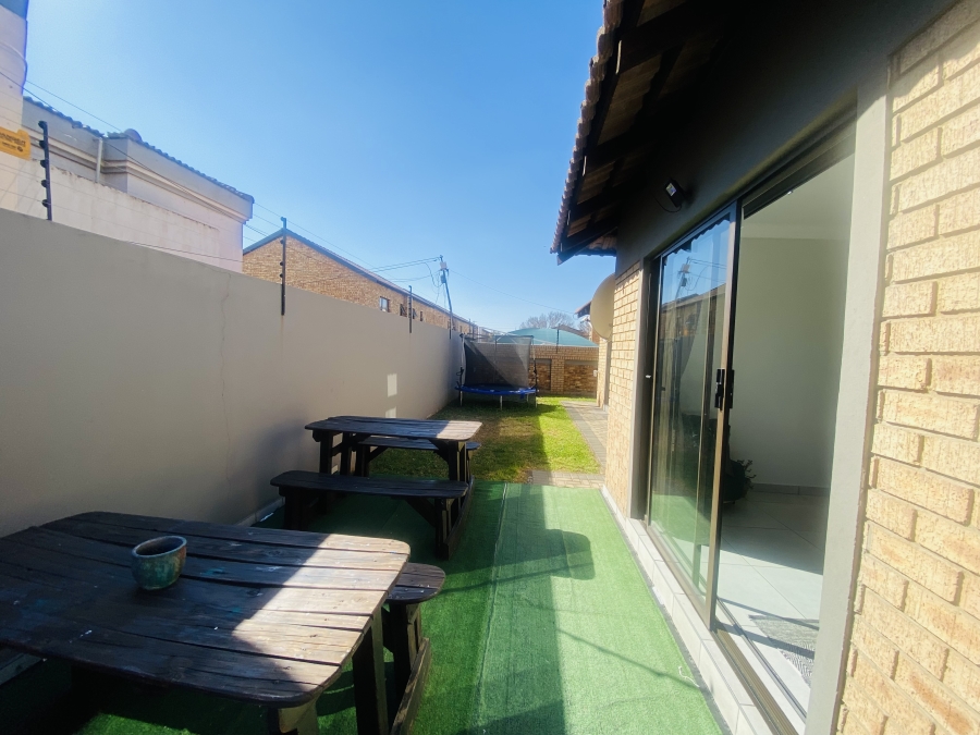 3 Bedroom Property for Sale in New Redruth Gauteng