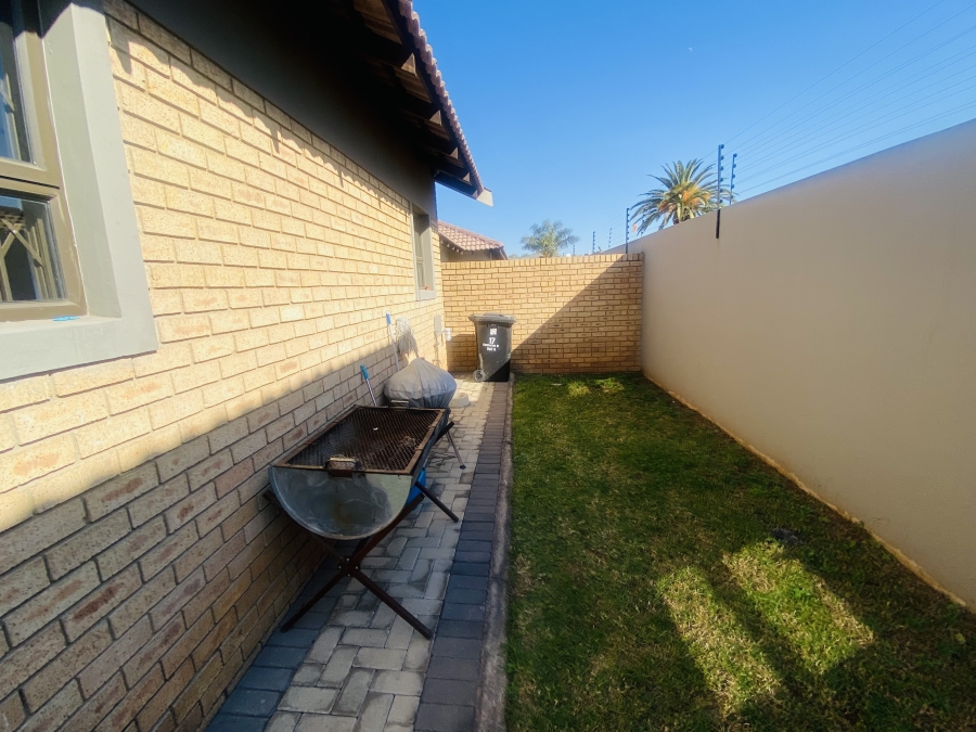 3 Bedroom Property for Sale in New Redruth Gauteng