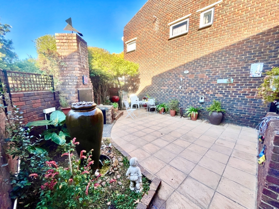 3 Bedroom Property for Sale in Brackenhurst Gauteng