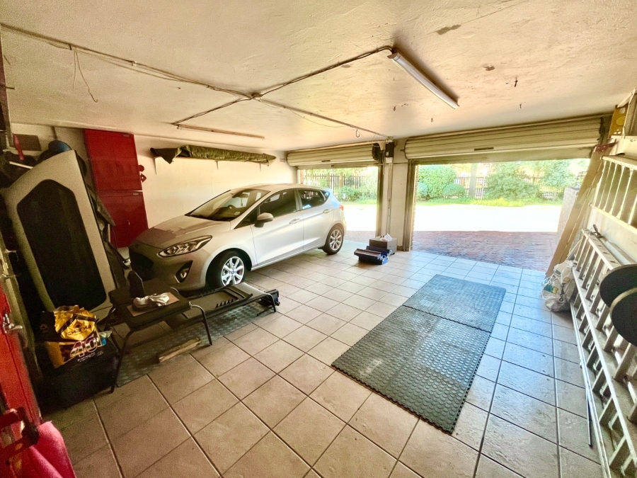 3 Bedroom Property for Sale in Brackenhurst Gauteng