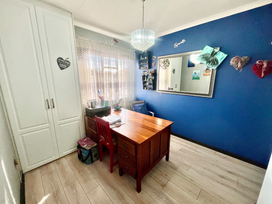 3 Bedroom Property for Sale in Brackenhurst Gauteng
