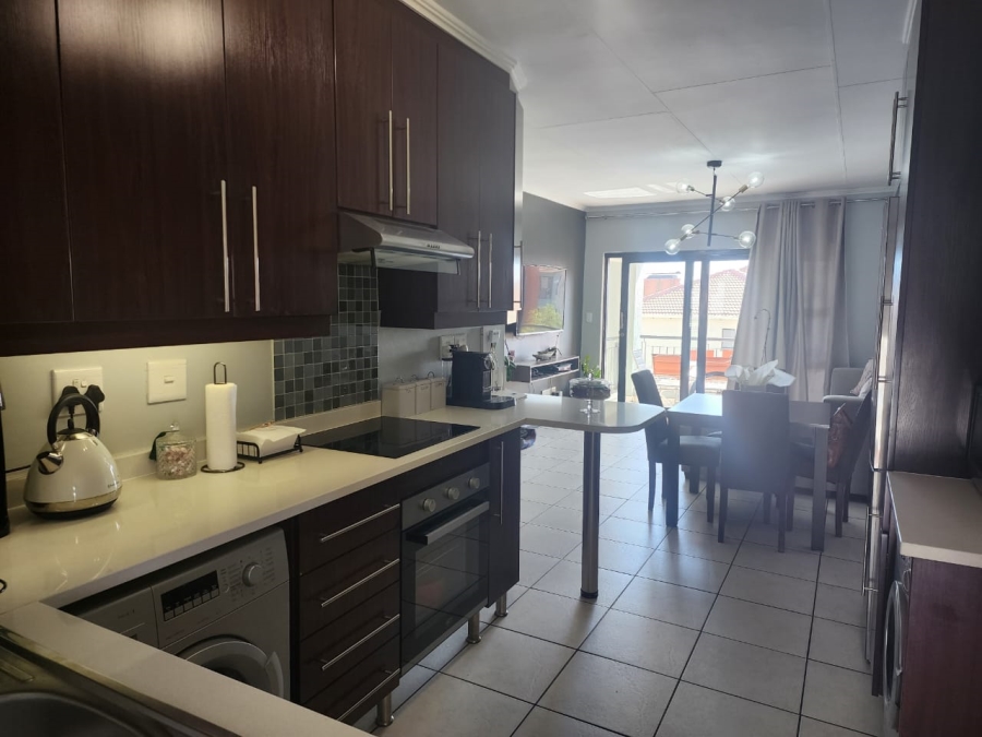 2 Bedroom Property for Sale in Greenstone Hill Gauteng