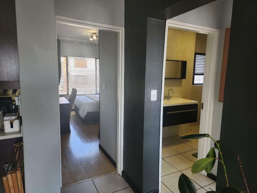 2 Bedroom Property for Sale in Greenstone Hill Gauteng