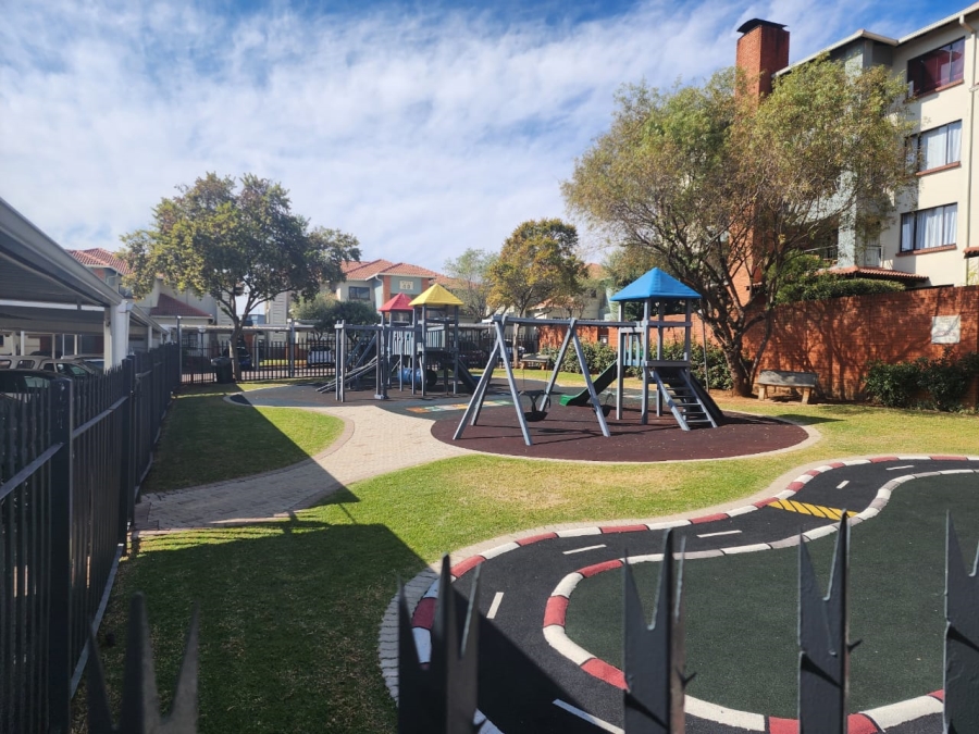 2 Bedroom Property for Sale in Greenstone Hill Gauteng