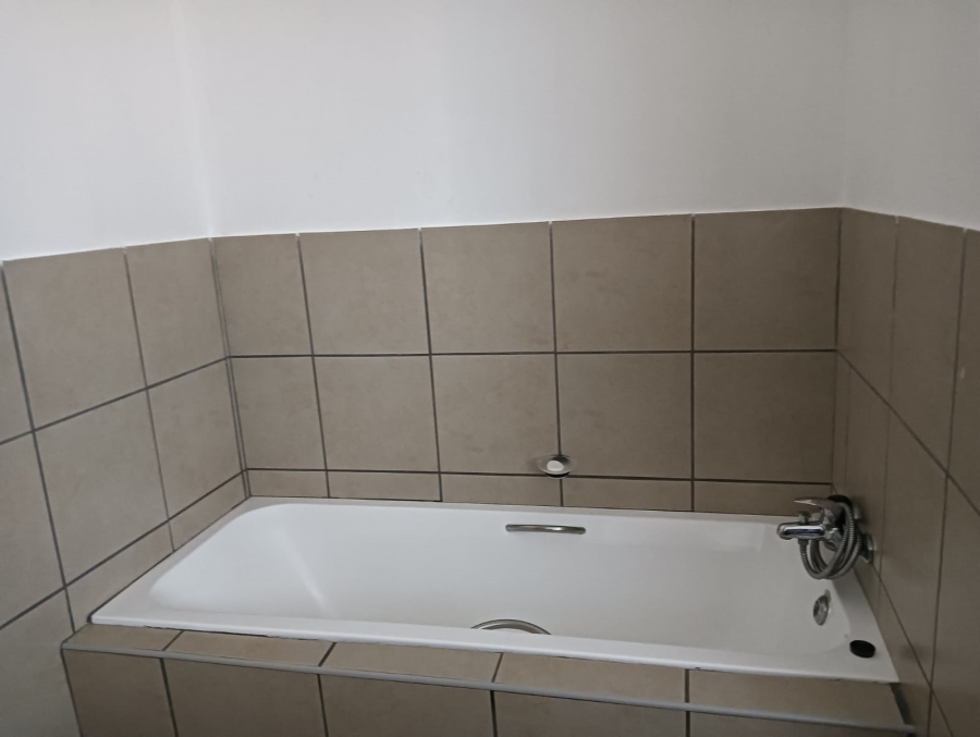 2 Bedroom Property for Sale in Vanderbijlpark CE 1 Gauteng