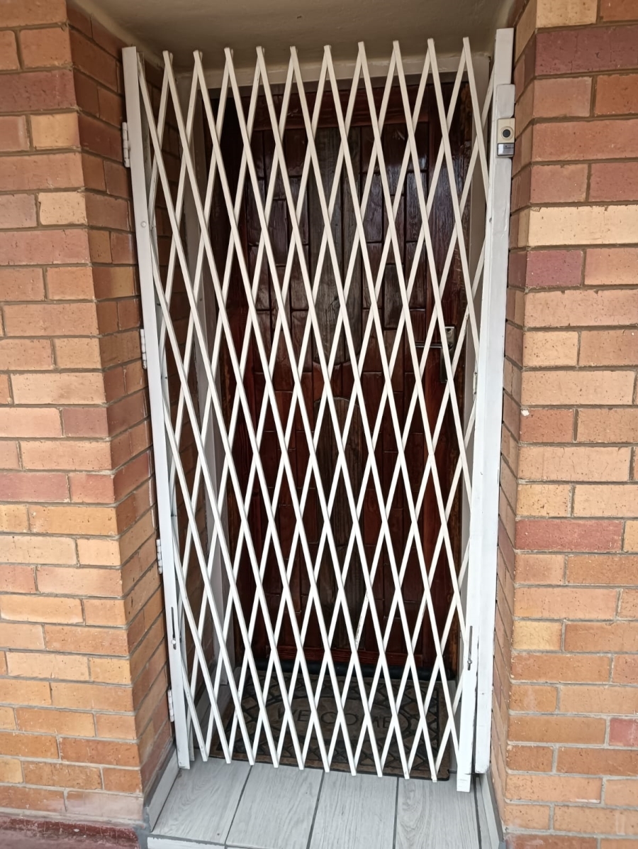 2 Bedroom Property for Sale in Vanderbijlpark CE 1 Gauteng