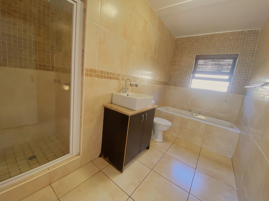 3 Bedroom Property for Sale in Sugar Bush Estate Gauteng