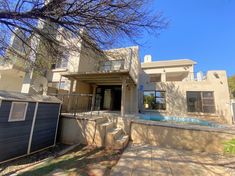 3 Bedroom Property for Sale in Sugar Bush Estate Gauteng