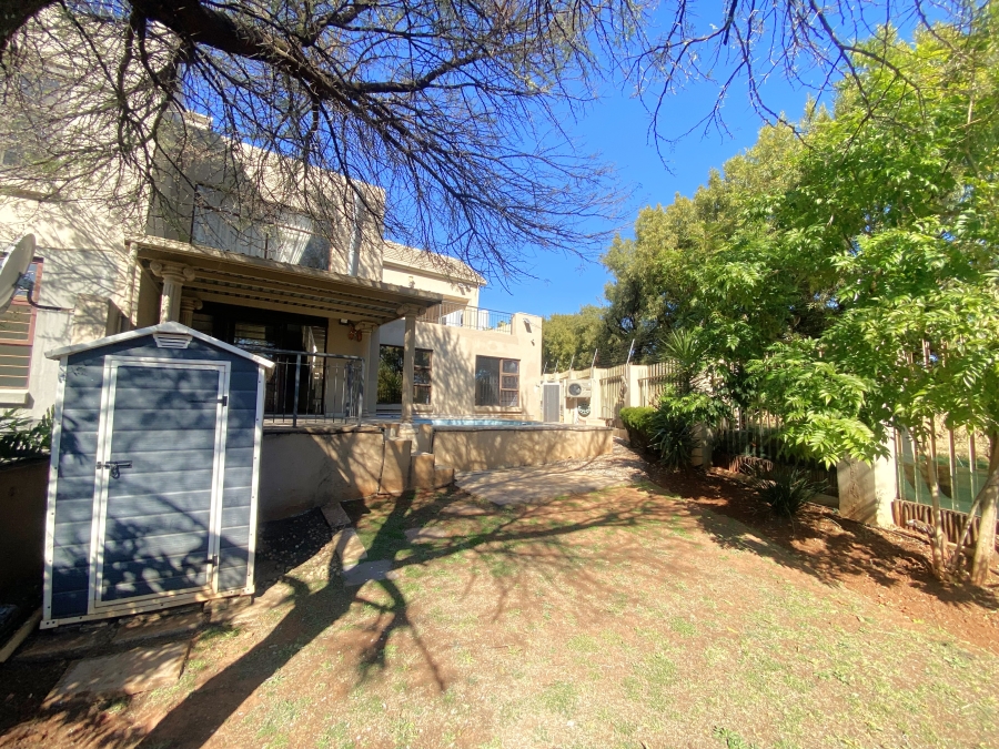 3 Bedroom Property for Sale in Sugar Bush Estate Gauteng