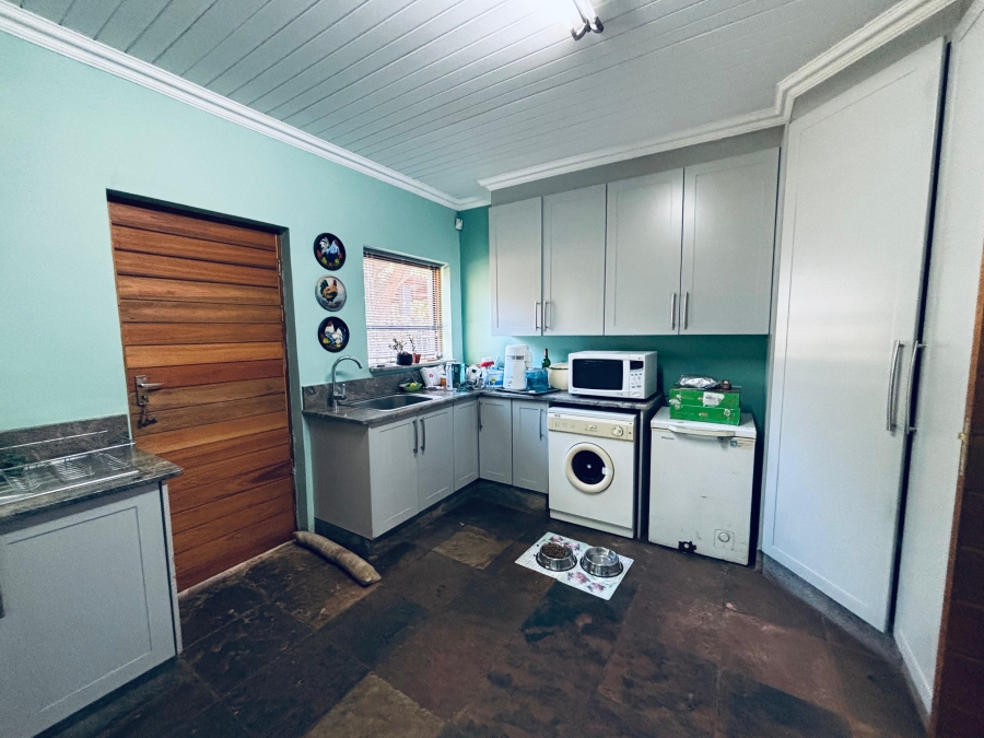 6 Bedroom Property for Sale in Wheatlands A H Gauteng