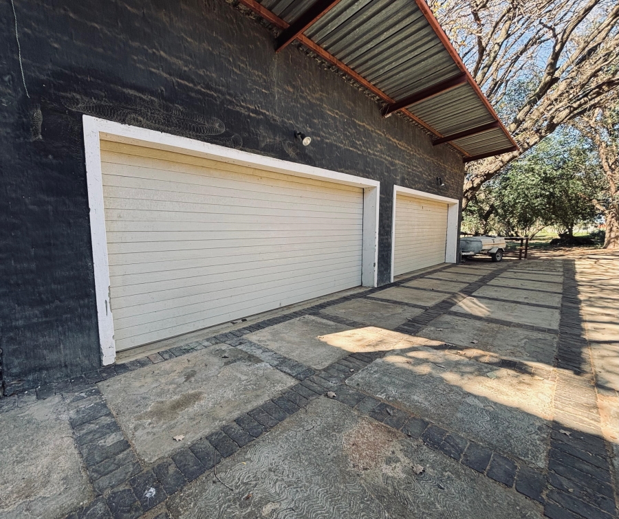 6 Bedroom Property for Sale in Wheatlands A H Gauteng
