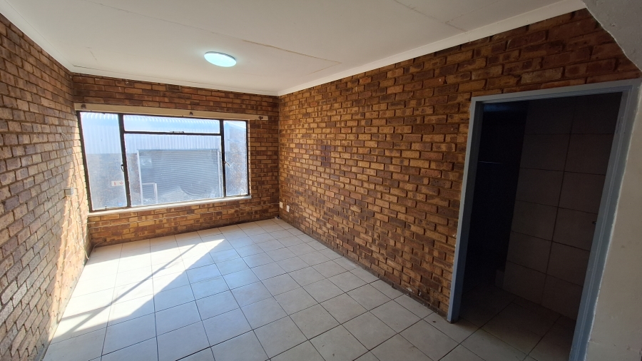 To Let commercial Property for Rent in Robertville Gauteng
