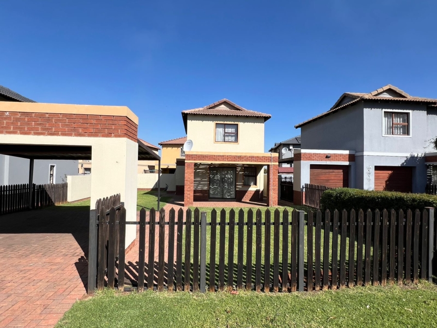 To Let 2 Bedroom Property for Rent in Albertsdal Gauteng