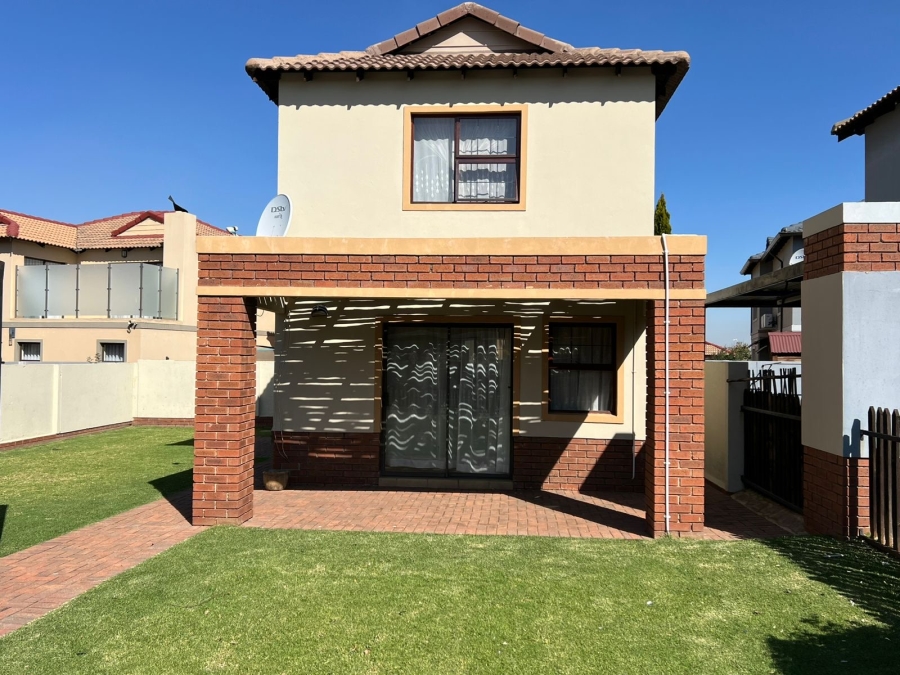 To Let 2 Bedroom Property for Rent in Albertsdal Gauteng