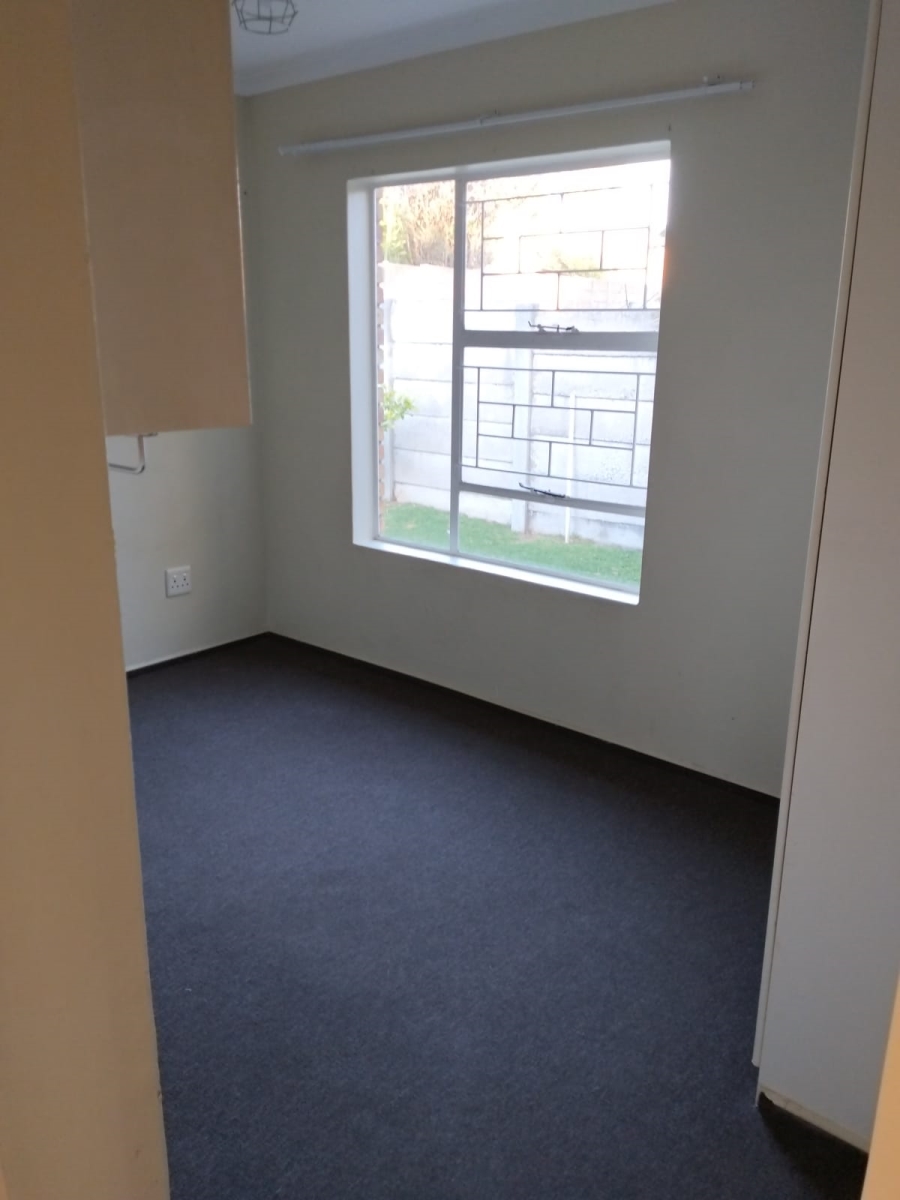 To Let 2 Bedroom Property for Rent in Radiokop Gauteng