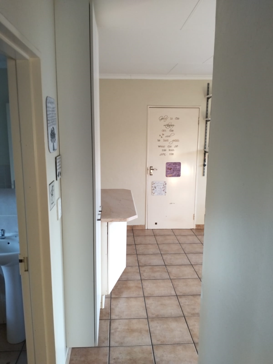 To Let 2 Bedroom Property for Rent in Radiokop Gauteng